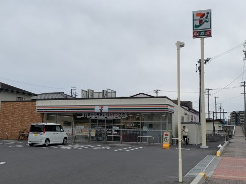 セブンイレブン　四日市末永町店