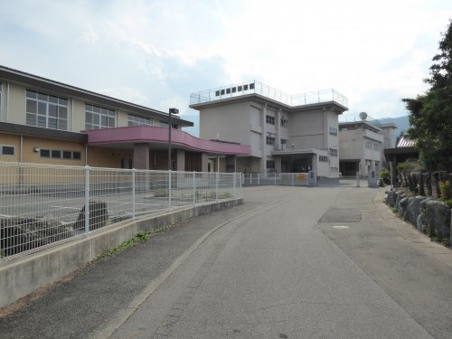 白根飯野小学校