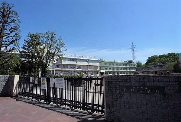 新郷小学校