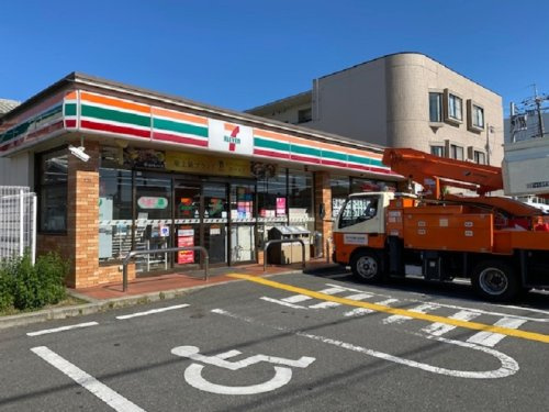 セブンイレブン 高槻体育館前店