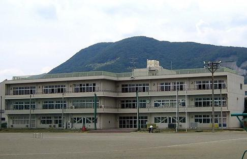  笛吹市立石和南小学校