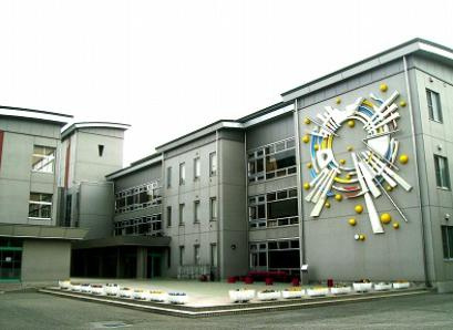  韮崎市立韮崎東中学校