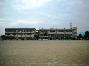 甲府市立大里小学校