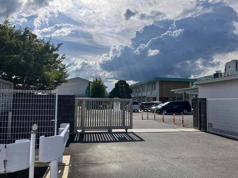 金立小学校