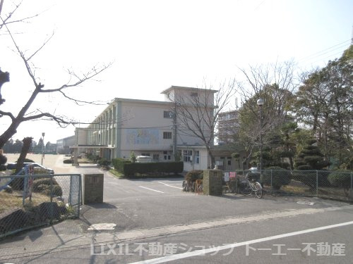 長根小学校