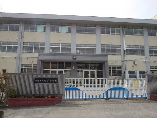 糸引小学校
