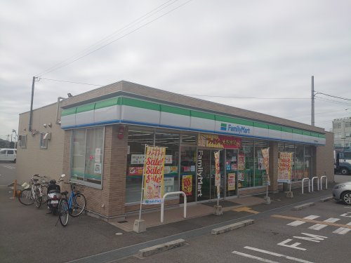 ファミリーマート　姫路東郷町店