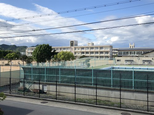 飾磨西中学校