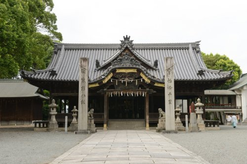 魚吹八幡神社