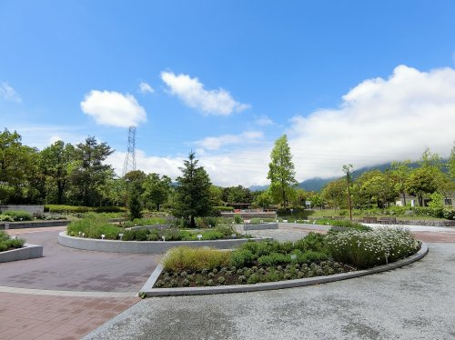 御勅使南公園