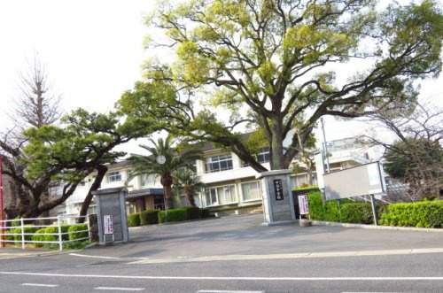 中部中学校
