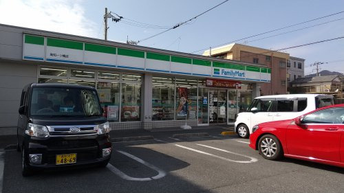ファミリーマート 高知一ツ橋店