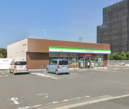 ファミリーマート 道野辺中央店