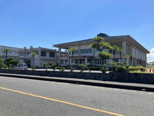 南川副小学校