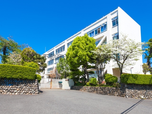 昭島市立拝島中学校