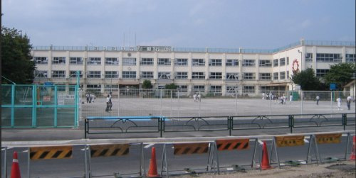 足立区立伊興小学校