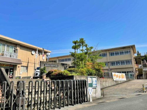 亀岡市立東輝中学校