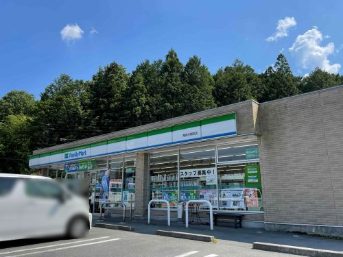 ファミリーマート 亀岡本梅町店