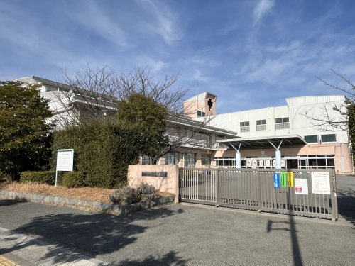 浦安市立日の出中学校