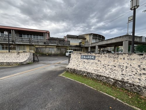 名護市立東江中学校