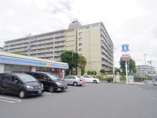 ローソン 相模原鵜野森一丁目店