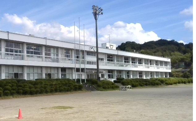双葉中学校
