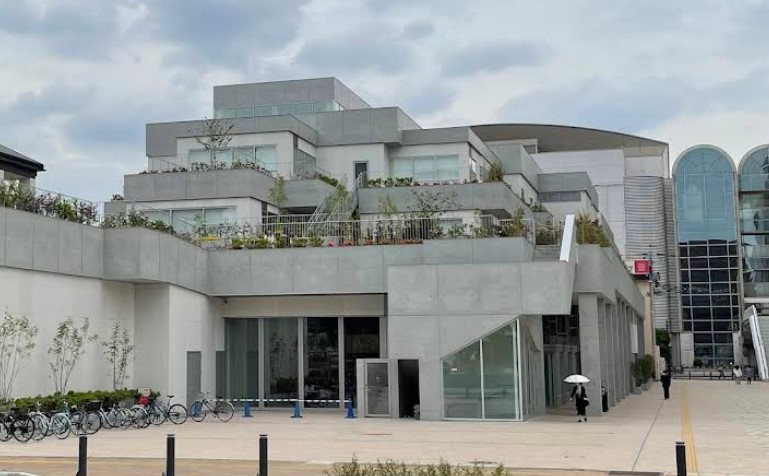 小牧市立図書館